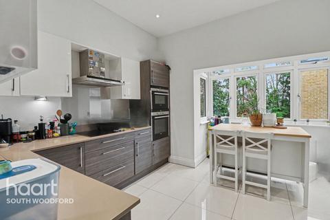 3 bedroom duplex for sale, Albion Hill, Loughton