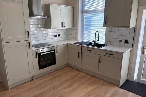 2 bedroom terraced house to rent, Greenway Street, Darwen, Lancashire, BB3 1ER
