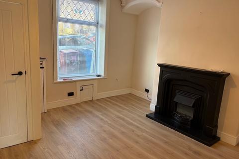 2 bedroom terraced house to rent, Greenway Street, Darwen, Lancashire, BB3 1ER