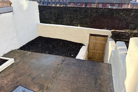 2 bedroom terraced house to rent, Greenway Street, Darwen, Lancashire, BB3 1ER