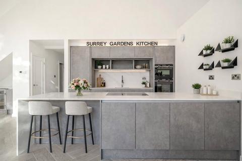 undefined, Surrey Gardens, Effingham Junction, KT24