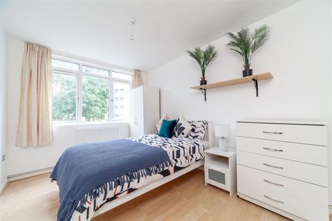 undefined, Danebury Avenue, Roehampton SW15