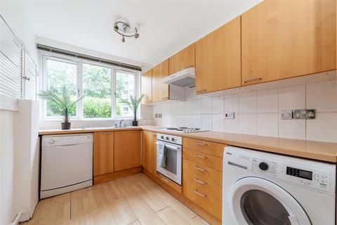 5 bedroom terraced house to rent, Danebury Avenue, Roehampton SW15