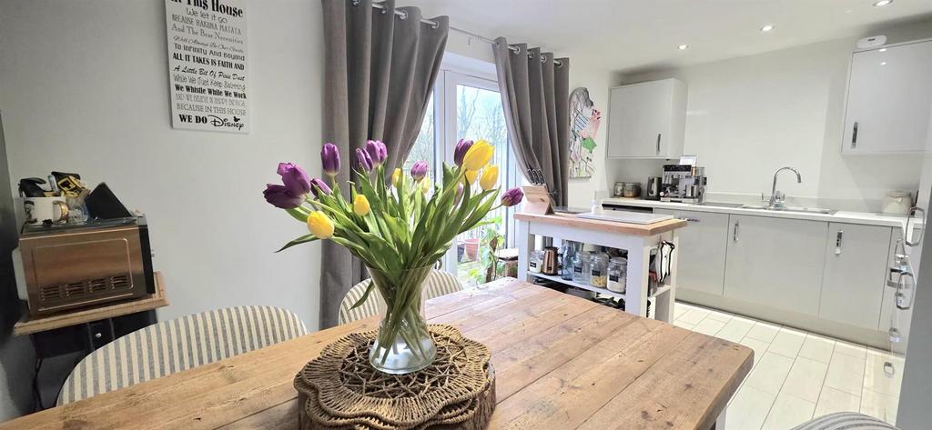 Kitchen diner