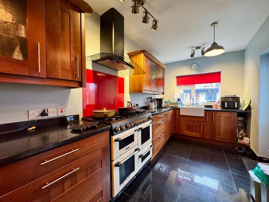 Kitchen, 1.jpeg