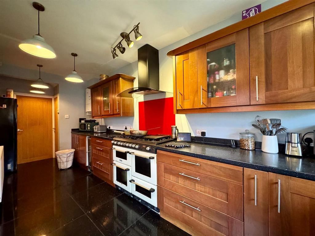 Kitchen , 2.jpeg
