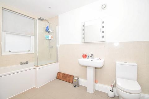 2 bedroom apartment to rent, High Street, Walton on Thames , Walton-on-Thames, KT12