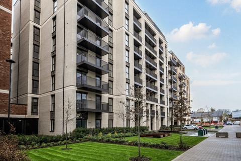 6 Headlam Avenue, London SW4