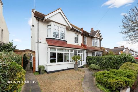 4 bedroom semi-detached house for sale, Morton Gardens, Wallington
