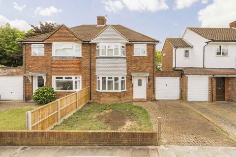 Garden Close, Hampton TW12