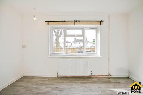 3 bedroom semi-detached house to rent, Camden  gardens, Thornton Heath, Surrey, CR7