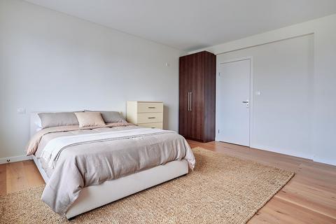 3 bedroom flat for sale, Baker Street, Enfield, EN1