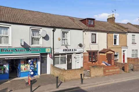 3 bedroom flat for sale, Baker Street, Enfield, EN1