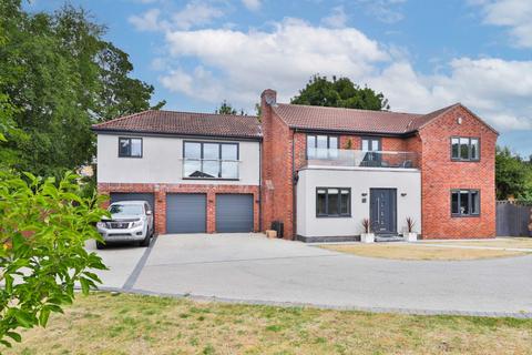 5 bedroom detached house for sale, The Coachings, Cliff Road, Hessle, HU13 0HD