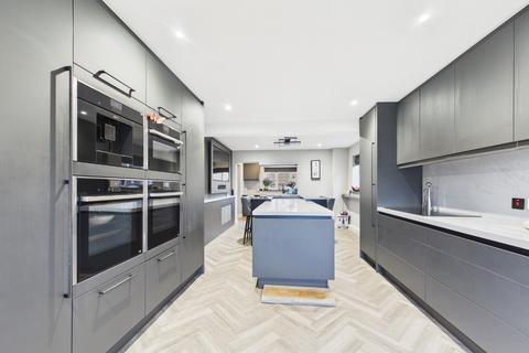 5 bedroom detached house for sale, The Coachings, Cliff Road, Hessle, HU13 0HD