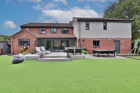 5 bedroom detached house for sale, The Coachings, Cliff Road, Hessle, HU13 0HD