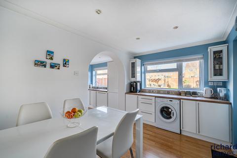 undefined, Chudleigh, Freshbrook, Swindon, SN5
