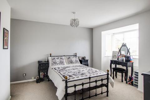 undefined, Stirling Close, Crawley RH10