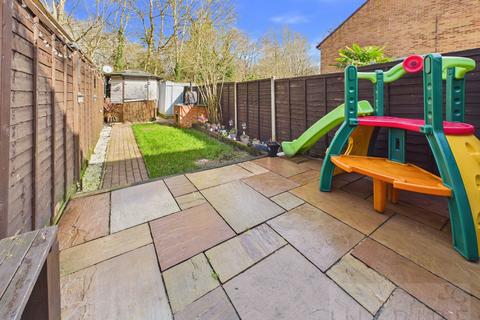 2 bedroom terraced house for sale, Jersey Road, Crawley RH11