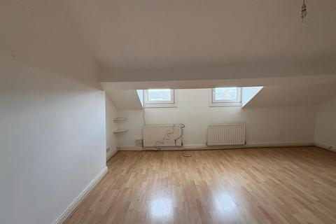 2 bedroom flat to rent, Hampstead Road, Liverpool, L6