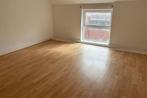 2 bedroom flat to rent, Hampstead Road, Liverpool, L6