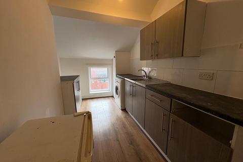 2 bedroom flat to rent, Hampstead Road, Liverpool, L6