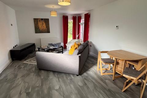 2 bedroom flat to rent, East Cliff Road, Littlehayes, EX7