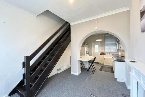 2 bedroom house to rent, Cherry Bank Road, Sheffield, S8