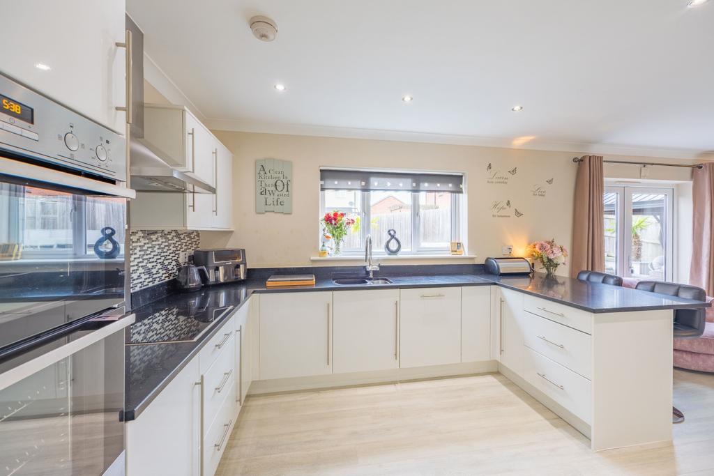 Ewemove Taunton Halletts Road (11)