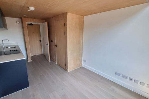 1 bedroom apartment to rent, Spinners Way, Manchester, M15