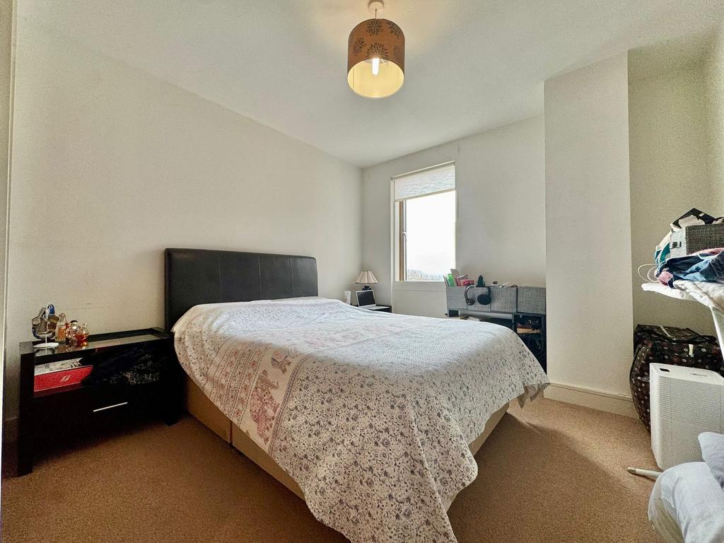 L - Bedroom