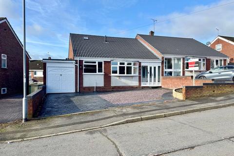 4 bedroom bungalow to rent, Alpine Drive, Cannock, WS12