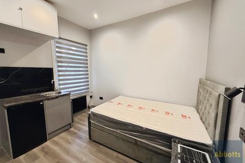 1 bedroom house to rent, Bournemouth Park Road, SOUTHEND-ON-SEA, SS2