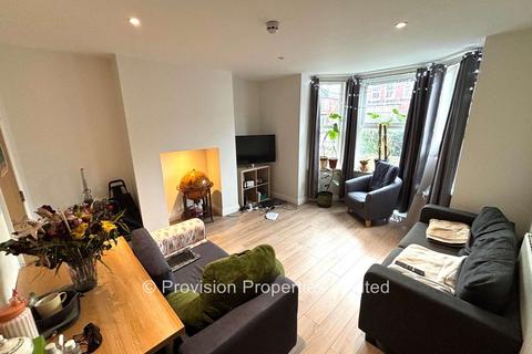 6 bedroom end of terrace house to rent, Cardigan Road, Hyde Park LS6
