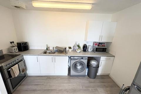 1 bedroom apartment to rent, Lower Vickers Street, Manchester, M40