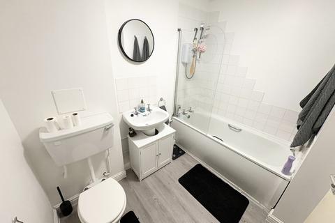 1 bedroom apartment to rent, Lower Vickers Street, Manchester, M40