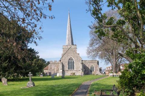 1 bedroom apartment to rent, Bells Lane, Rochester, ME3