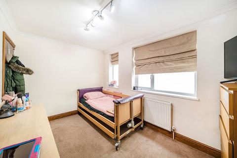 undefined, Beverley Gardens, Wembley HA9