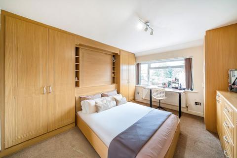 5 bedroom semi-detached house to rent, Beverley Gardens, Wembley HA9