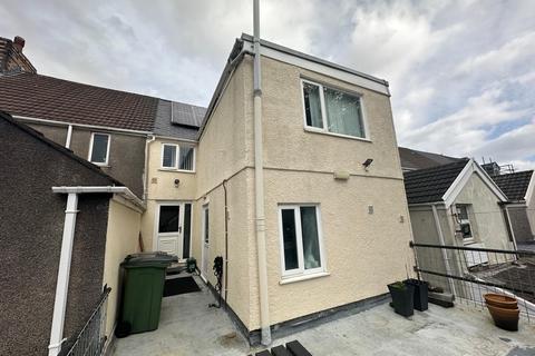 4 bedroom flat to rent, Swansea SA1