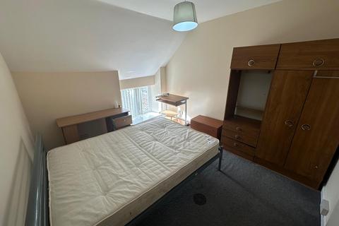 4 bedroom flat to rent, Swansea SA1