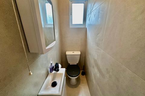 undefined, Cranbrook Rise, Ilford, IG1