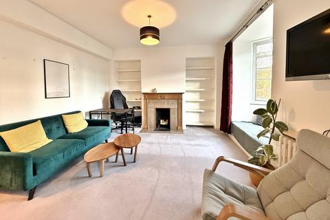 1 bedroom flat to rent, Latymer Court, Hammersmith Road, Hammersmith, W6