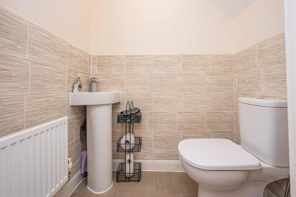 Cloakroom/wc