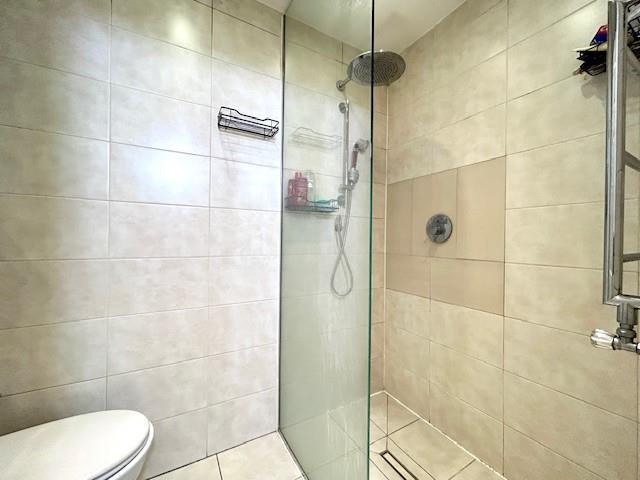 2nd bathroom.jpg
