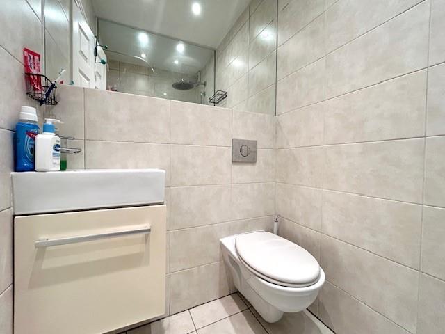 2nd toilet.jpg