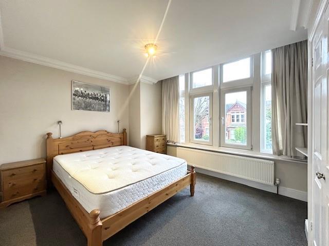 1st bedroom 1.jpg