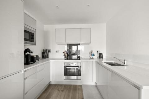10 Chailey Place, Hayes, Middlesex, UB3 3FG