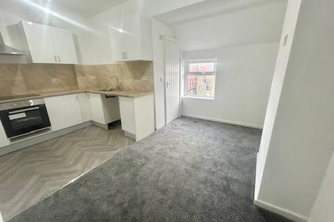 2 bedroom apartment to rent, Osborne Road, Blackpool, FY4