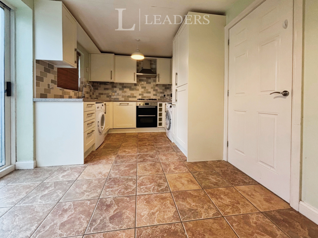 Kitchen (2)